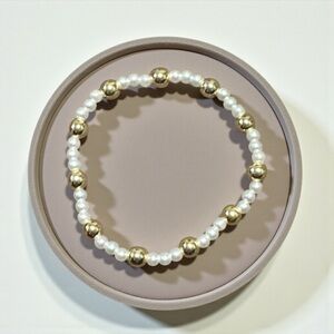 Elegant Gold and White Beaded Bracelet